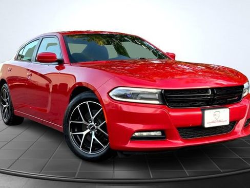 Used 2015 Dodge Charger SXT image 1