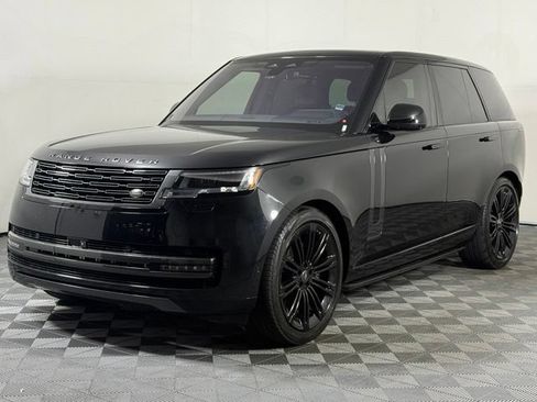 Used 2023 Land Rover Range Rover SE AWD/4WD image 2
