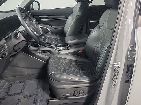 Used 2024 Kia Telluride EX X-Line image 17