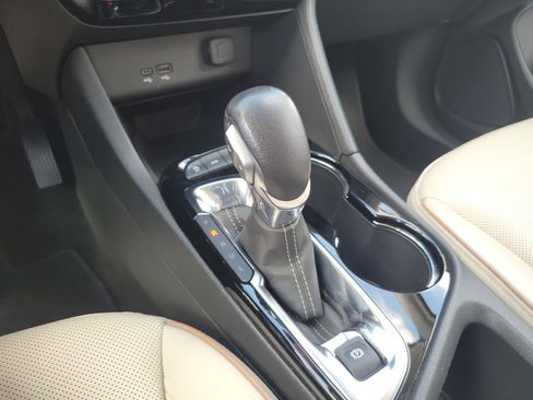 Used 2024 Buick Encore GX Avenir AWD/4WD image 21