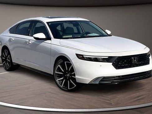 Used 2023 Honda Accord Touring image 10