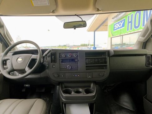 Used 2025 Chevrolet Express 2500 w/ Driver Convenience Package image 25