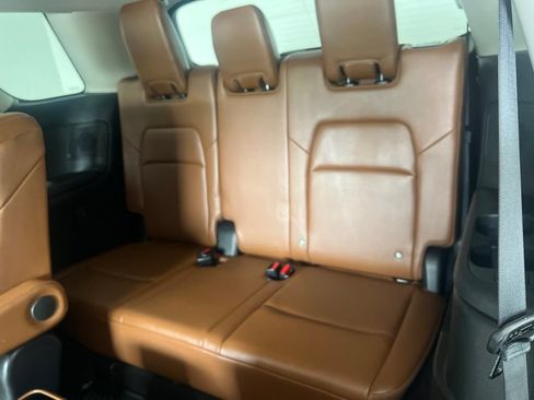 Used 2025 Nissan Pathfinder Platinum AWD/4WD image 29