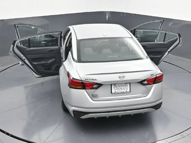 Used 2024 Nissan Altima 2.5 SV FWD image 45