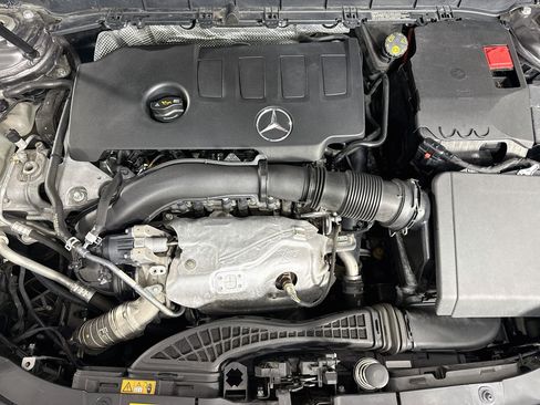 Used 2022 Mercedes-Benz GLB 250 w/ Premium Package Lite image 39