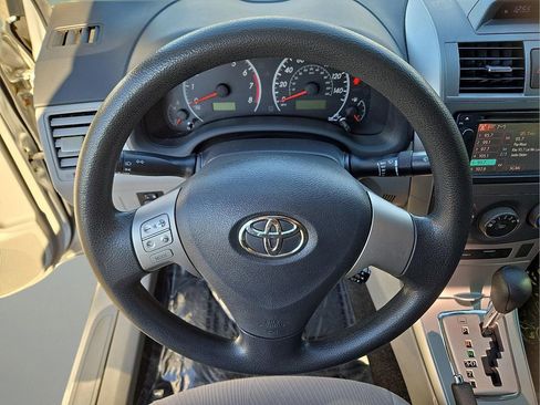 Used 2013 Toyota Corolla LE image 23