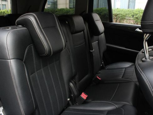 Used 2016 Mercedes-Benz GL 320 BlueTEC 4MATIC w/ Premium I Package image 22