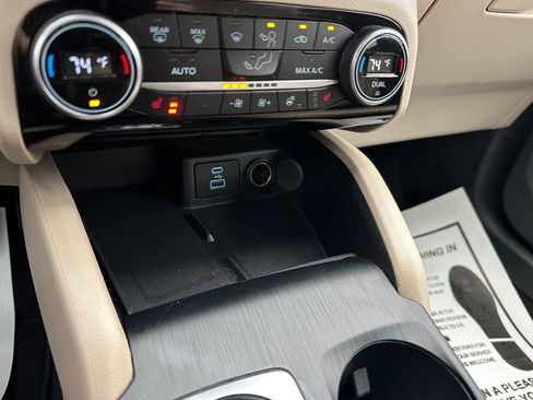 Used 2021 Ford Escape SEL w/ Technology Package image 61