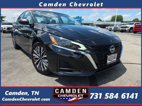 Used 2025 Nissan Altima 2.5 SV FWD image 1