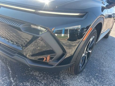 New 2026 Chevrolet Equinox EV LT image 9