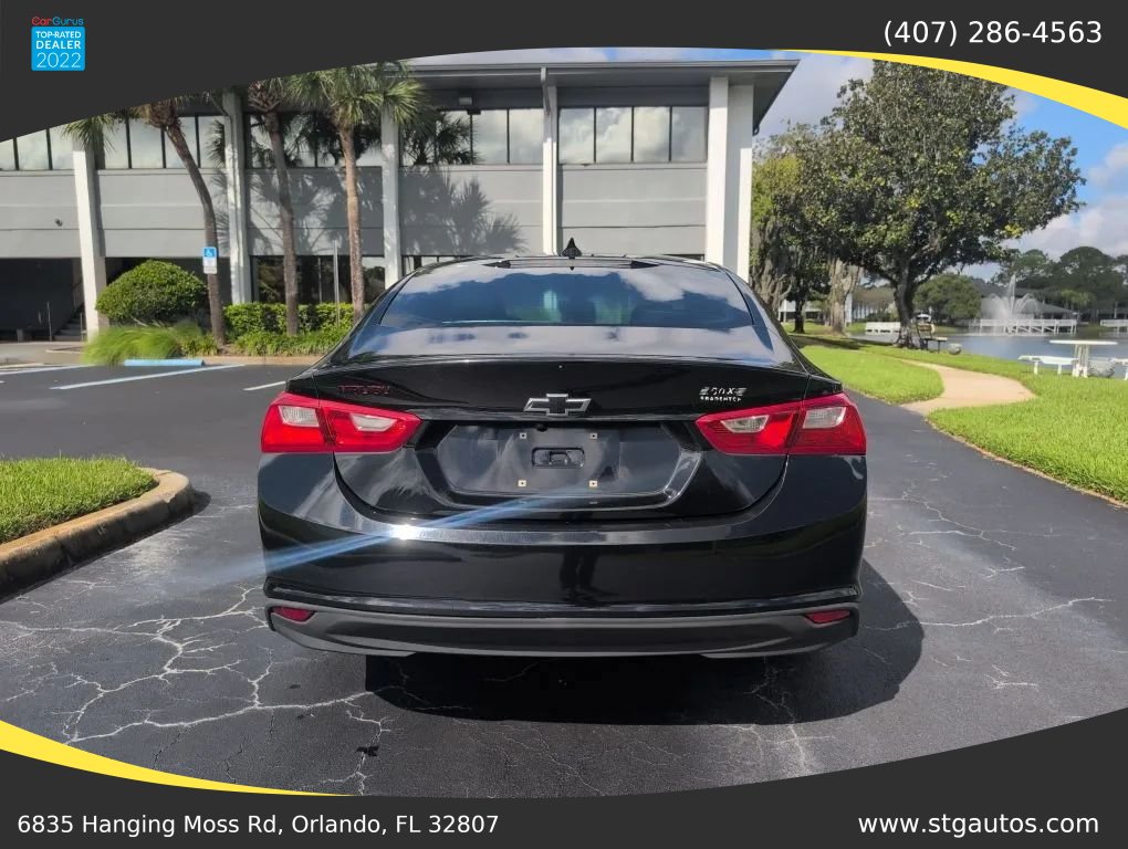Used 2018 Chevrolet Malibu LT w/ Leather Package FWD image 4