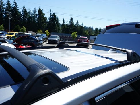 Used 2023 Toyota RAV4 XLE Premium image 13