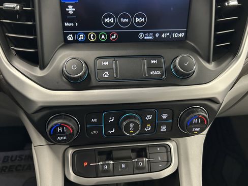 Used 2023 GMC Acadia SLT image 31