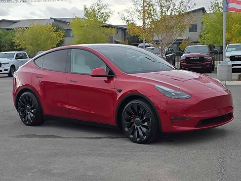 Used 2022 Tesla Model Y Performance image 3