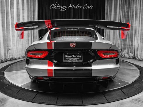 Used 2015 Dodge Viper SRT-10 RWD image 4