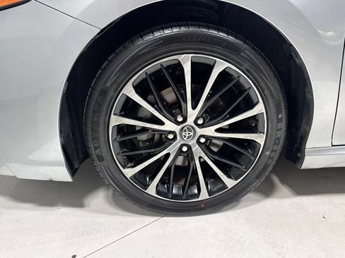 Used 2018 Toyota Camry SE FWD image 7