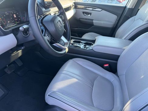 Used 2023 Honda Pilot Elite image 9