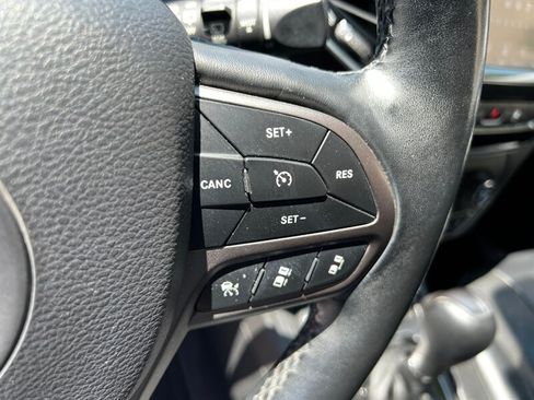 Used 2019 Jeep Cherokee Limited w/ Luxury Group AWD/4WD image 30