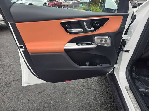 Used 2026 Mercedes-Benz GLC 300 image 24