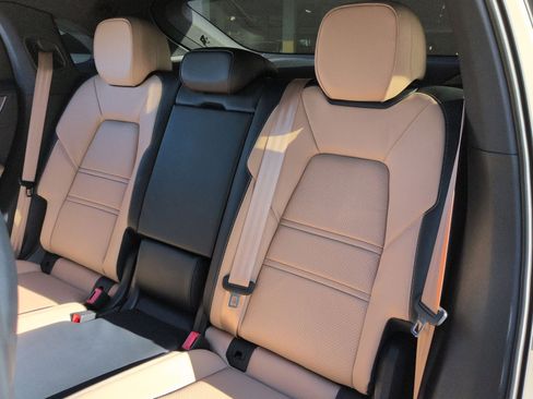 New 2026 Porsche Cayenne Coupe AWD/4WD image 16