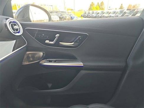Used 2025 Mercedes-Benz GLC 350e 4MATIC image 27