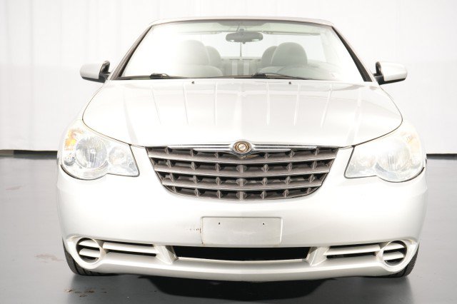 Used 2008 Chrysler Sebring Touring FWD image 6