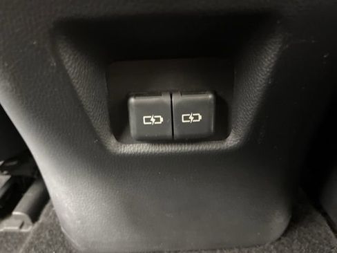 Used 2022 Toyota RAV4 XLE image 46