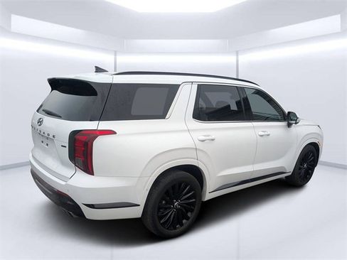 Used 2024 Hyundai Palisade Calligraphy image 3