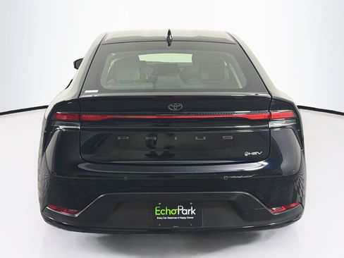 Used 2026 Toyota Prius LE FWD image 7