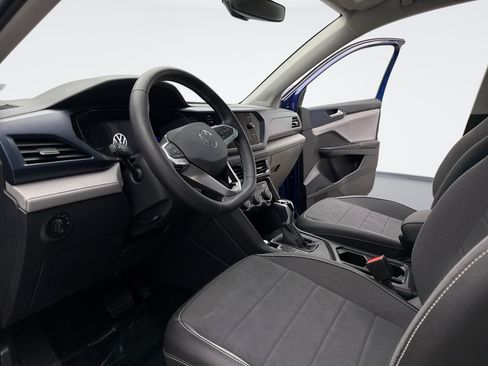 Used 2024 Volkswagen Taos SE FWD image 10