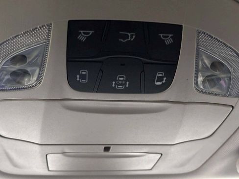 Used 2020 Chrysler Pacifica Touring-L FWD image 28
