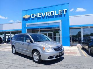 Used 2016 Chrysler Town & Country Touring w/ Driver Convenience Group FWD video 1