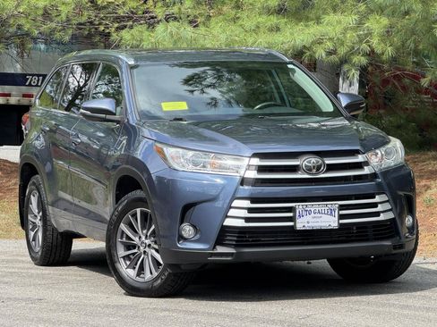 Used 2018 Toyota Highlander XLE w/ Protection Package #3 AWD/4WD image 1