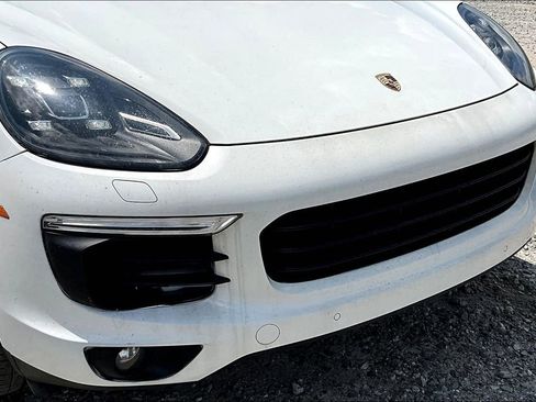 Used 2018 Porsche Cayenne Platinum Edition w/ Premium Package Plus image 26