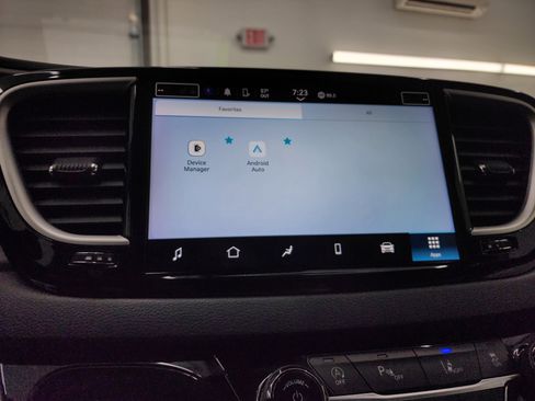 Used 2024 Chrysler Pacifica Touring-L image 53