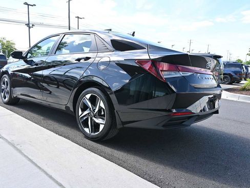 Certified 2023 Hyundai Elantra SEL w/ Convenience Package FWD image 7