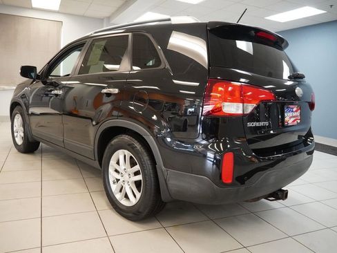 Used 2014 Kia Sorento LX w/ Touring Package (LX) image 3