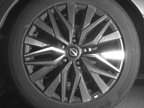 Used 2025 Nissan Altima 2.5 SV FWD image 14