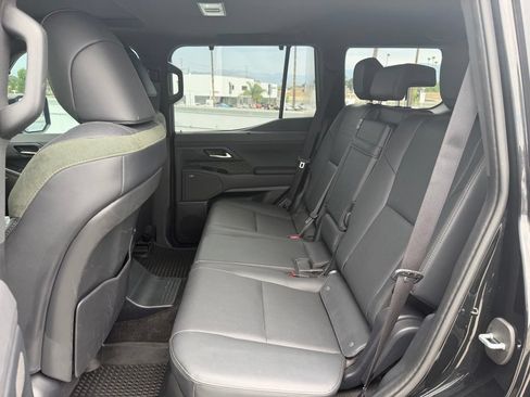 Used 2024 Lexus GX 550 AWD/4WD image 4