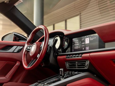 Certified 2021 Porsche 911 Carrera RWD image 35