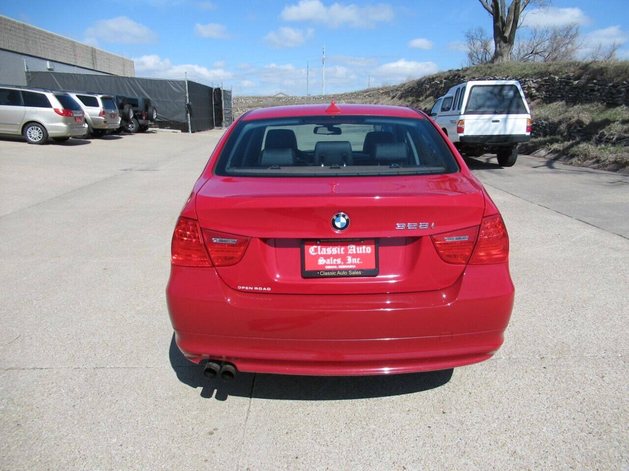 Used 2010 BMW 328i xDrive Sedan AWD/4WD image 6