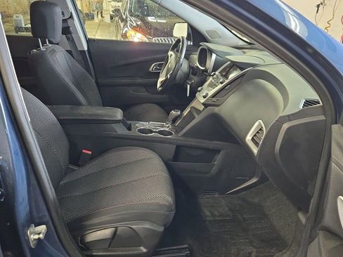 Used 2017 Chevrolet Equinox LT w/ Convenience Package image 11