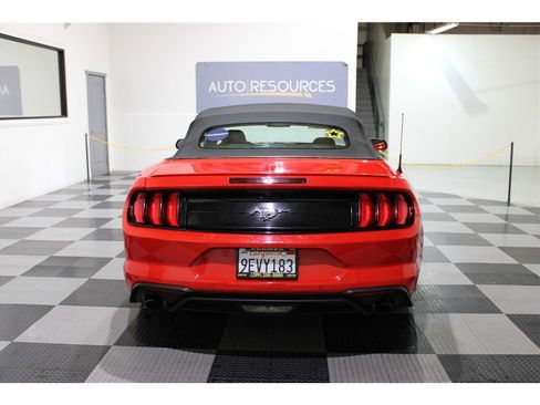 Used 2023 Ford Mustang Premium image 5