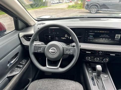 Certified 2025 Nissan Kicks SV FWD image 18