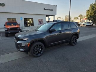 New 2025 Jeep Grand Cherokee Limited video 1