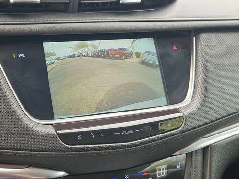 Used 2018 Cadillac XT5 Luxury w/ Driver Awareness Package image 19