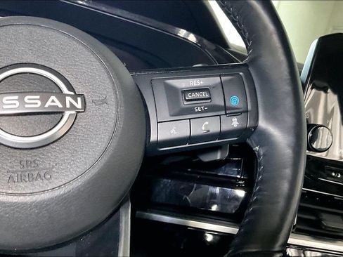 Used 2022 Nissan Pathfinder Platinum AWD/4WD image 9
