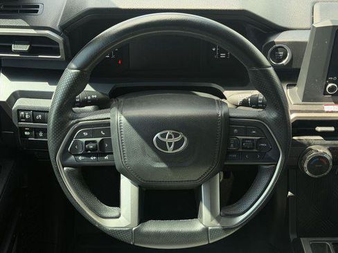 Certified 2025 Toyota 4Runner SR5 AWD/4WD image 11