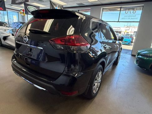 Used 2018 Nissan Rogue S image 13