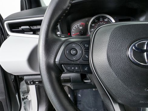 Used 2022 Toyota Corolla SE FWD image 9